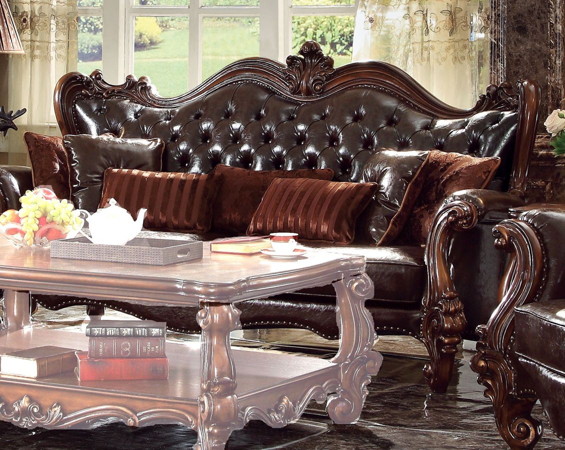 Sofa w/7 Pillows