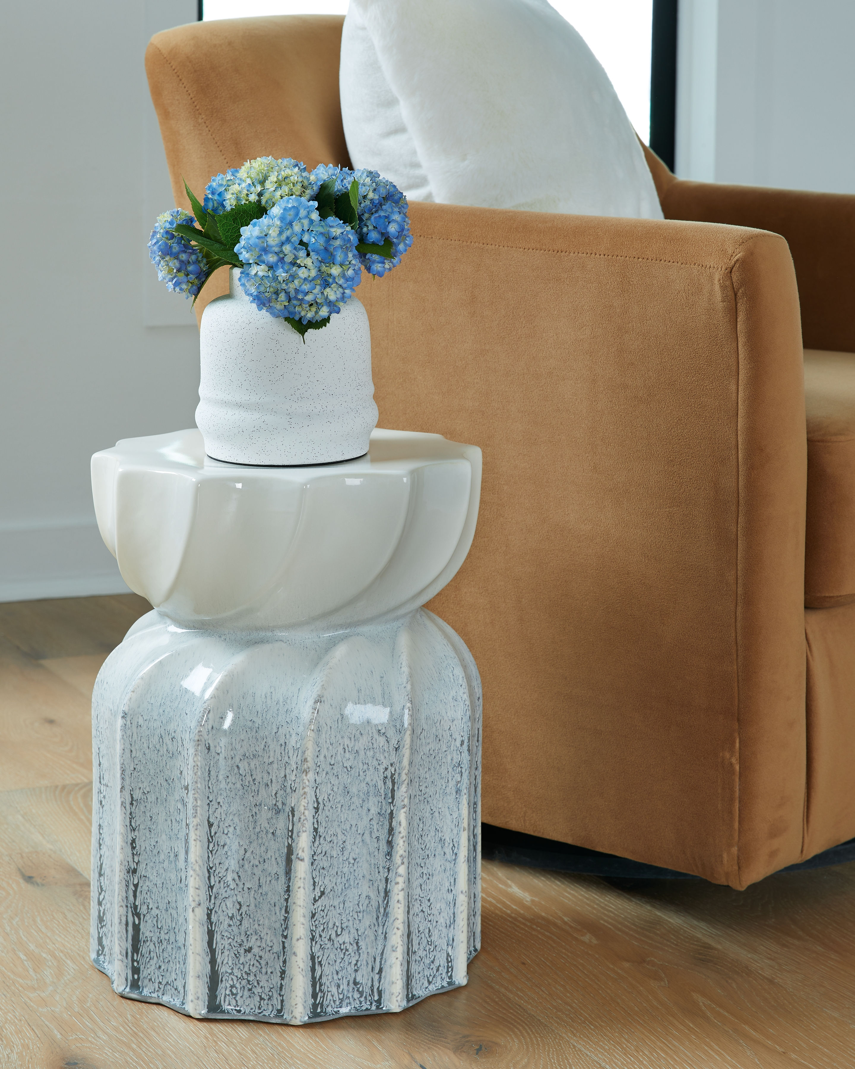 Ashley Furniture Michamere Stool - Thumbnail 4