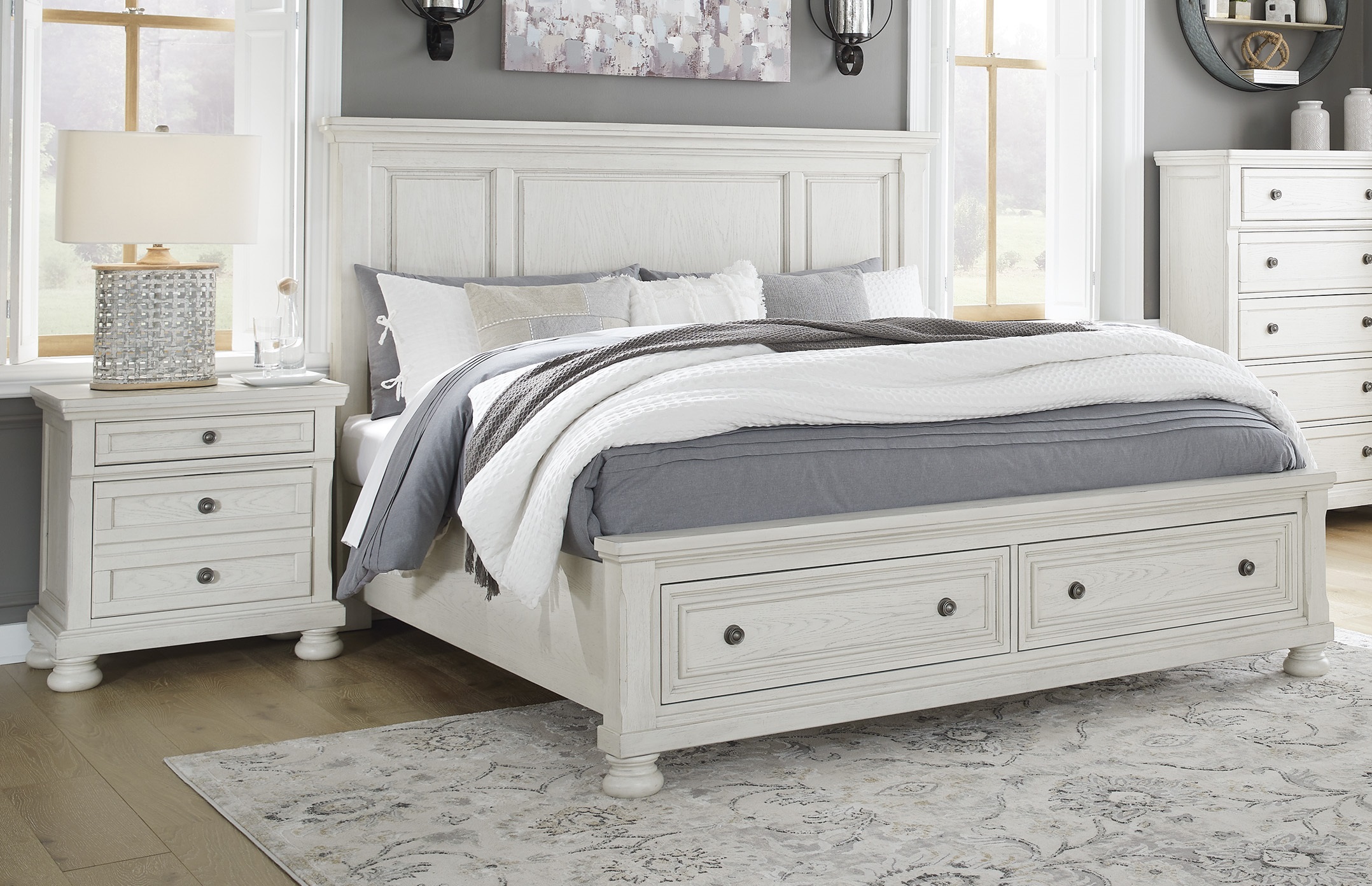 Ashley Furniture Robbinsdale Antique White 2pc Bedroom Set With Queen Panel...