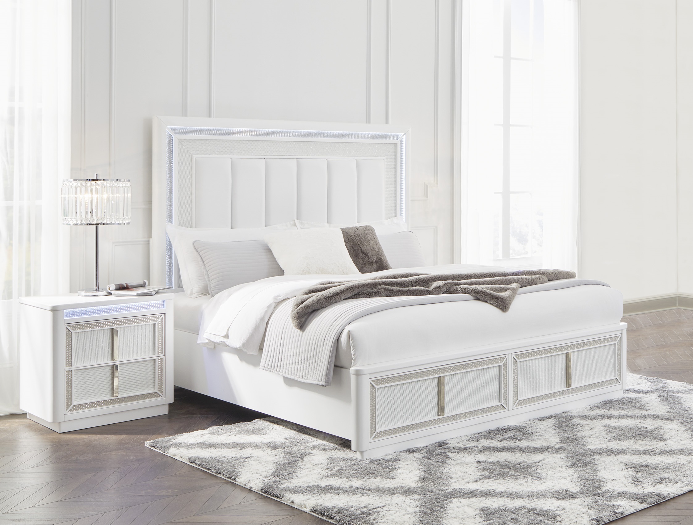 Ashley Furniture Chalanna White 2pc Bedroom Set With Queen Panel Bed