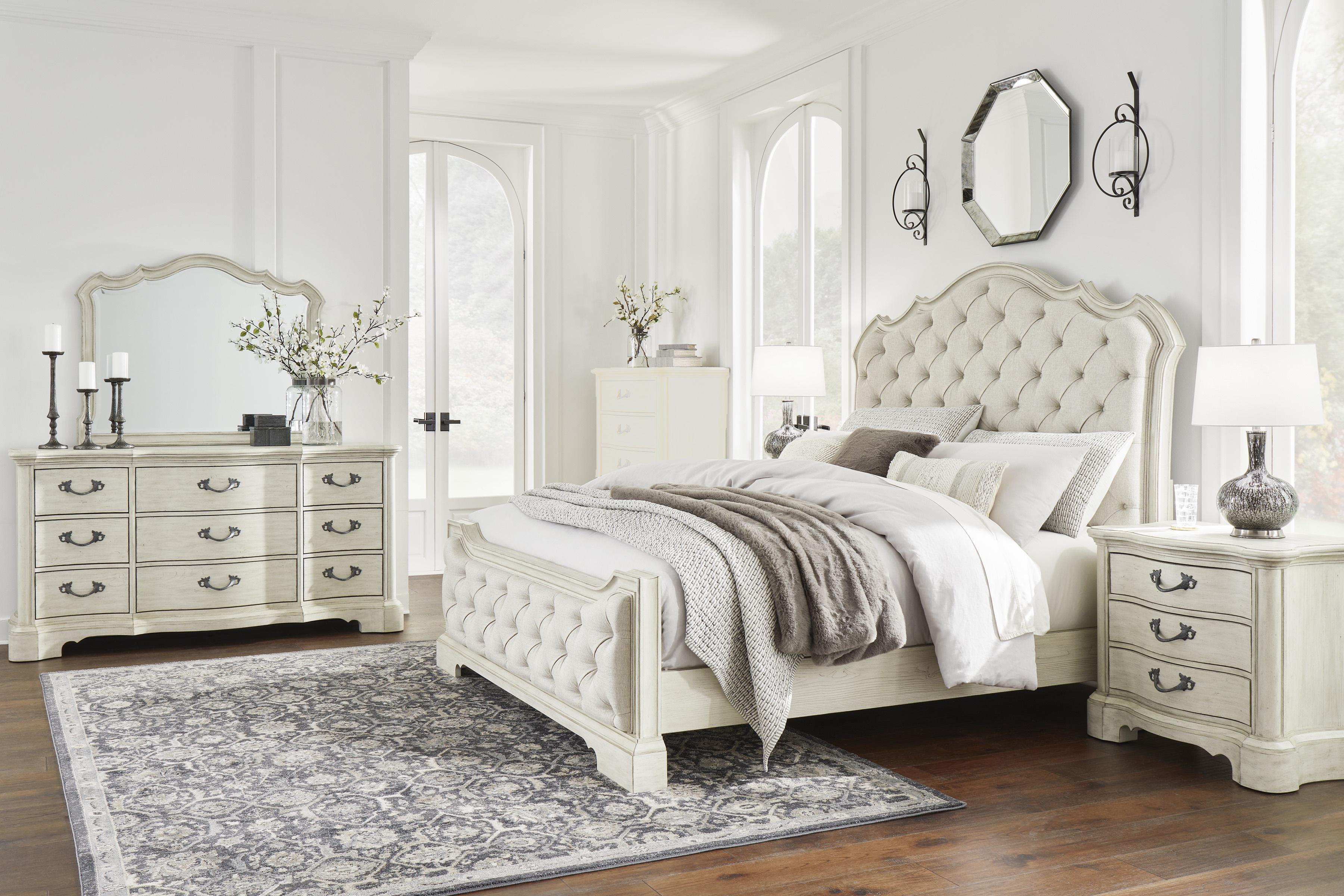 Ashley Furniture Arlendyne Antique White 4pc Bedroom Set With Queen Bed