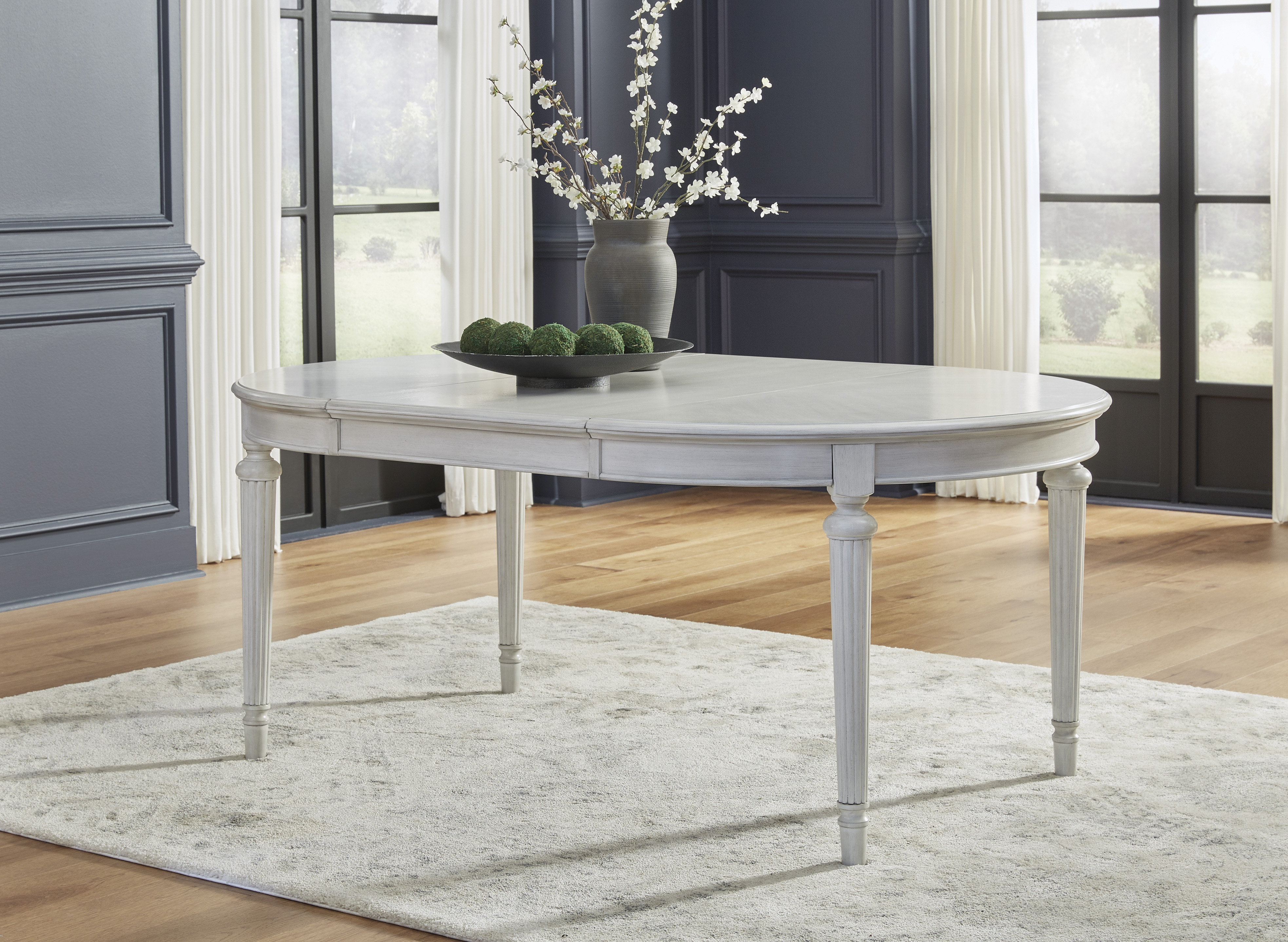 BenchCraft Montelaine Dining Room Extension Table - Thumbnail 5