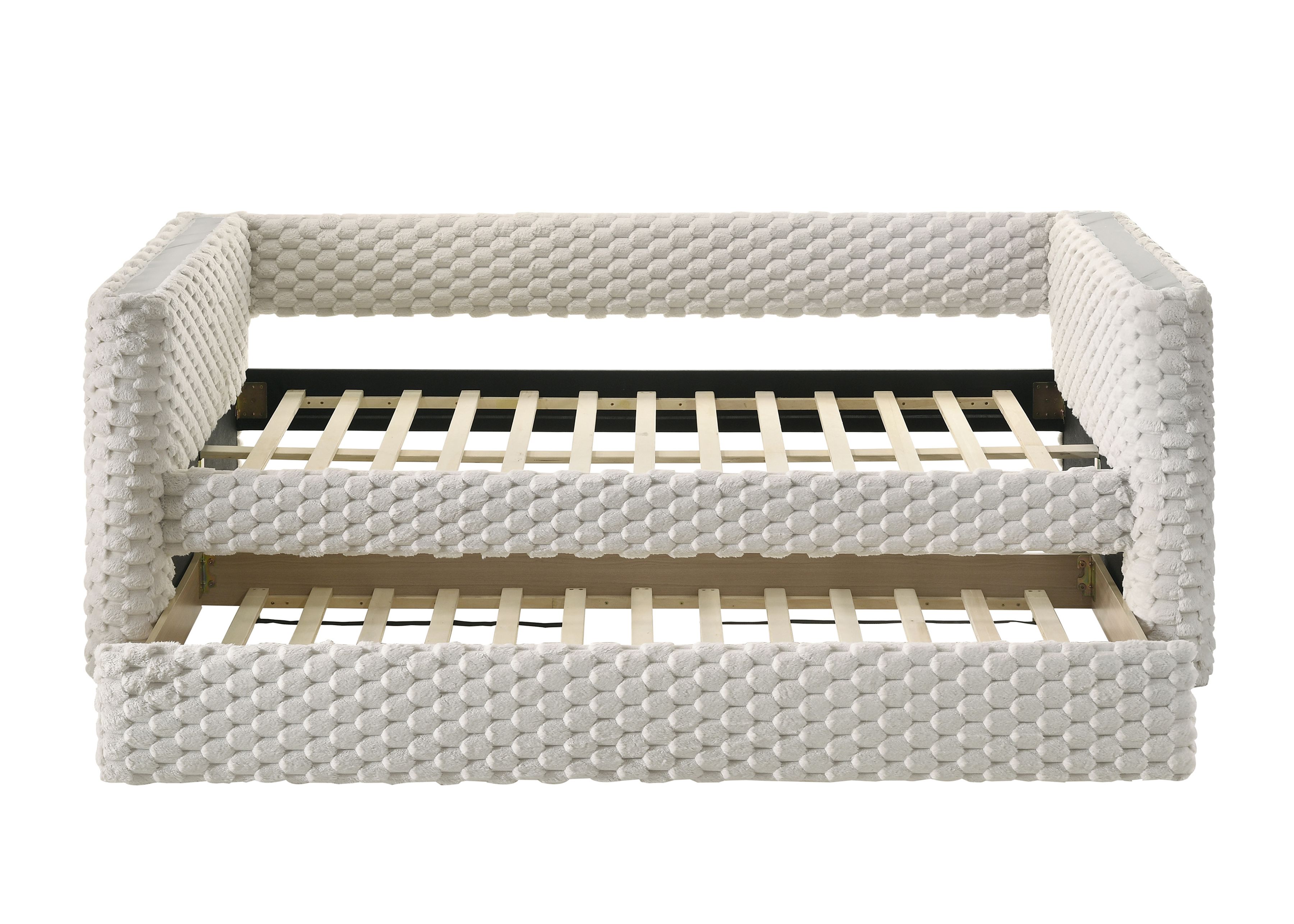 Crown Mark Brielle White Dove Daybed