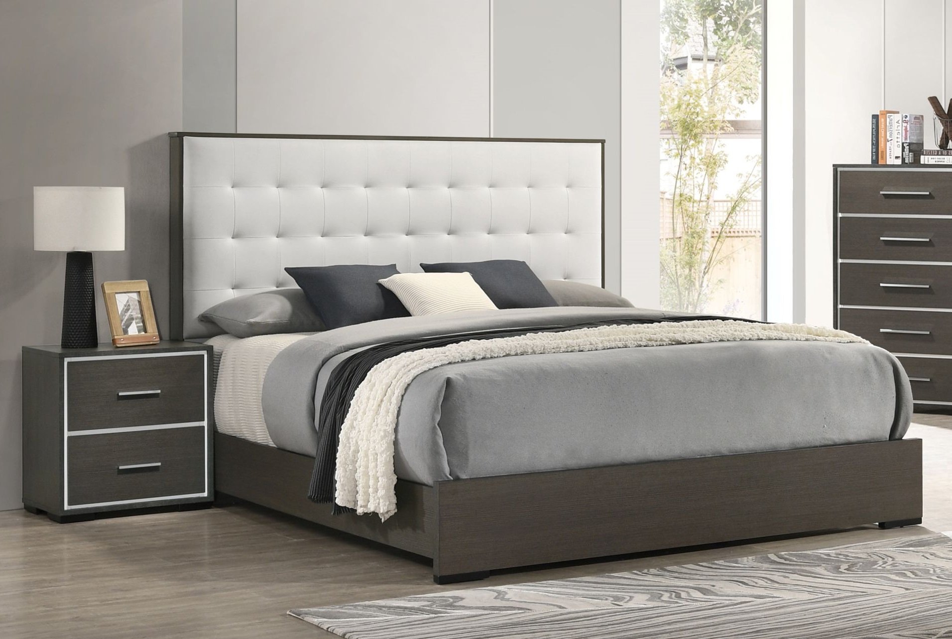 Crown Mark Sharpe 2pc Bedroom Set With Queen Bed