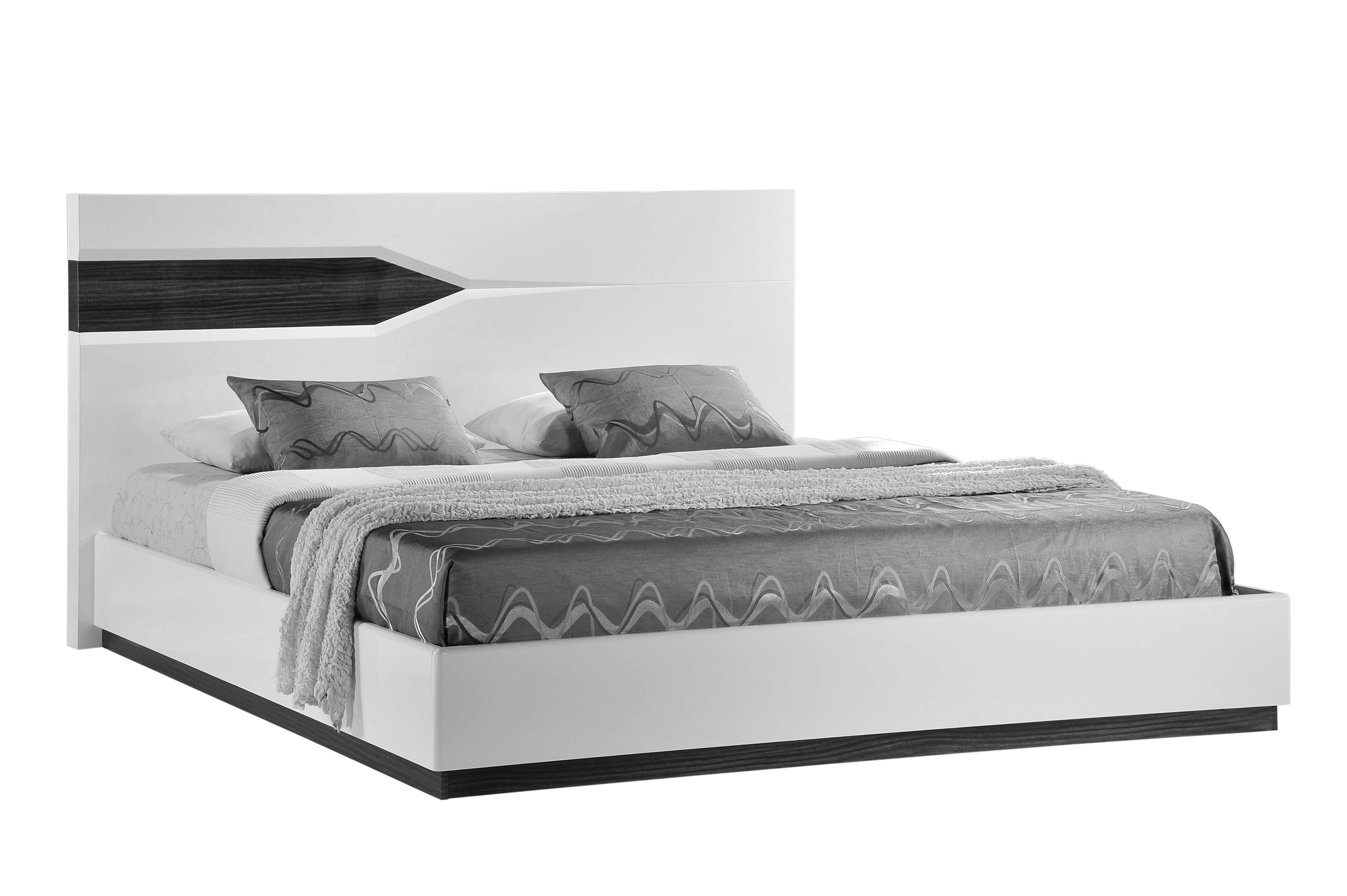 Global Furniture Hudson Oak White Queen Platform Bed