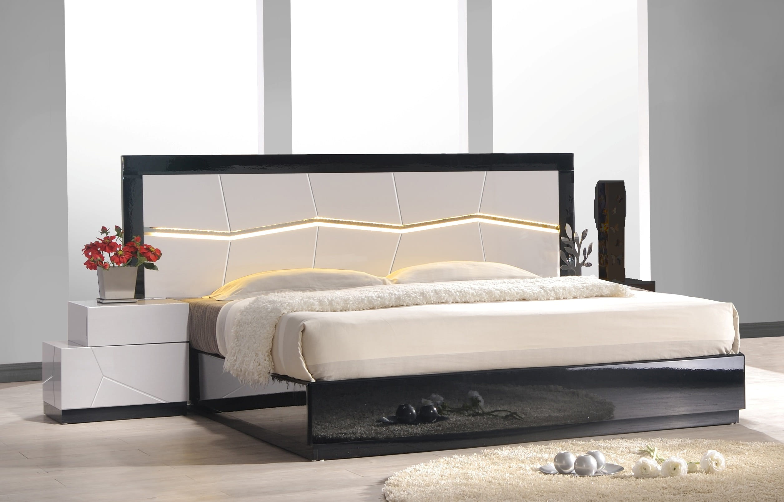 JM Furniture Turin Light Grey Black 4pc Queen Bedroom Set with Left Night S...