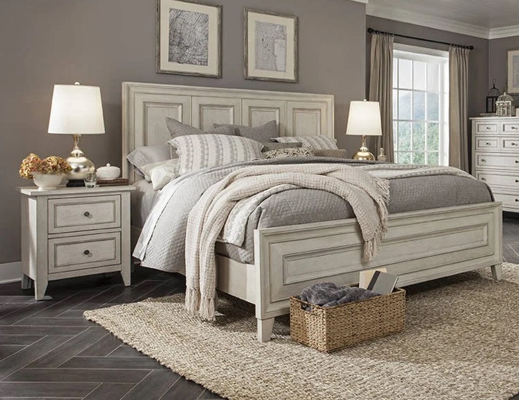 Magnussen Home Raelynn White 4pc Bedroom Set With King Panel Bed