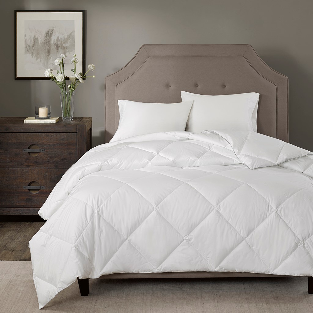 Olliix Madison Park Signature White King Cal King Diamond Quilting Down Alt...