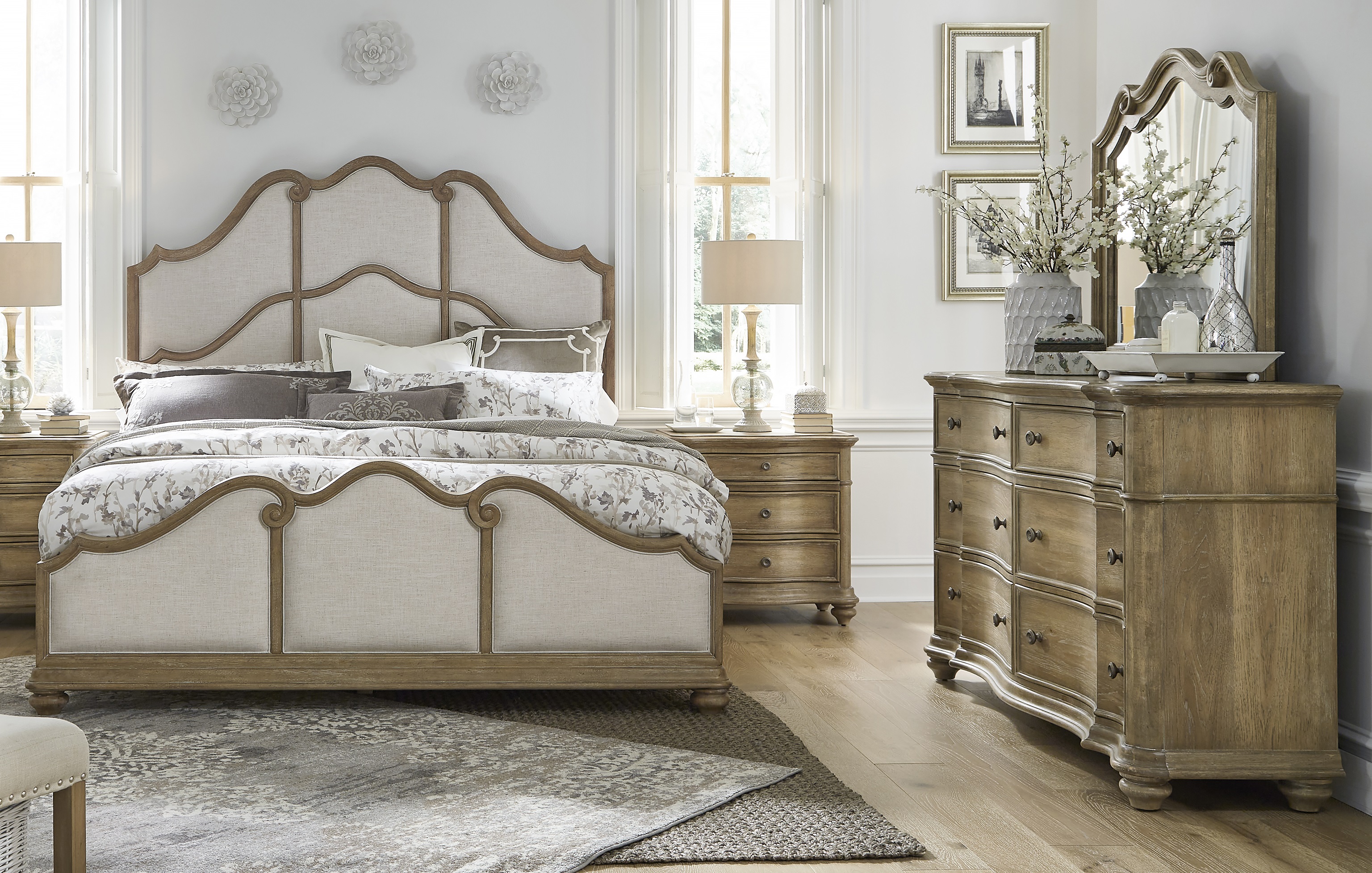 Pulaski Weston Hills Natural 4pc Bedroom Set with Queen Bed