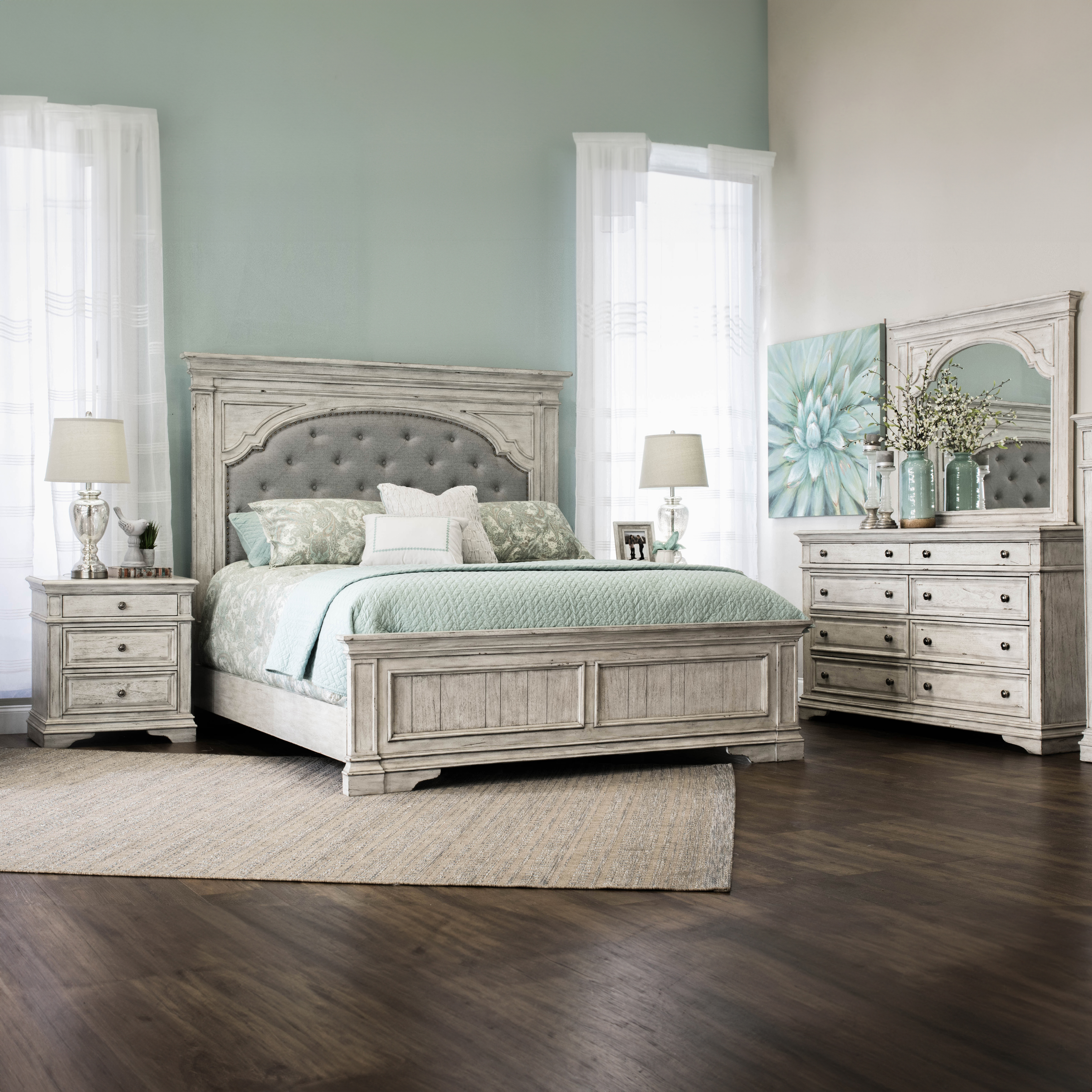 Steve Silver Highland Park Cathedral White 4pc Queen Bedroom Set